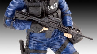 Revell 02805 SWAT OFFICER