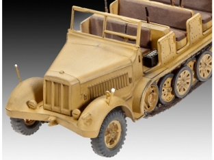 Revell 03210 Sd.Kfz.7 with 88mm FLAK 37 Gun