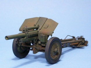Zvezda 3510 Soviet Howitzer 122mm M-30