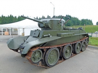 Zvezda 3545 Soviet Light Tank BT-7