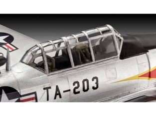 Revell 03924 T-6 G TEXAN