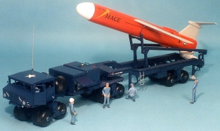 Revell 8628 Teracruzer with Mace Missile