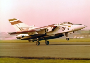 04019-6  Multi-Role combat aircraft (M.R.C.A.) Tornado