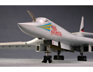 Trumpeter 01620  Tu-160 