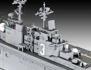 Revell 05110  U.S.S.KEARSARGE LHD-3 Assault Carrier