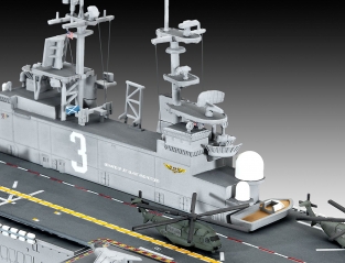 Revell 05110  U.S.S.KEARSARGE LHD-3 Assault Carrier