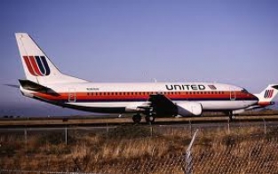 MK.98-012  Boeing 737-300 Jetliner 