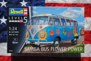 Revell 07050 Volkswagen VW T1 SAMBA BUS FLOWER POWER