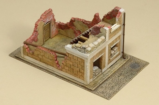 Italeri 6161  Wrecked House