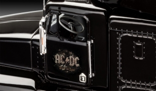 Revell 07453 AC/DC Rock or Bust TOUR TRUCK