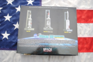 Dragon 56395 Aerospace Program 56395 Martin Titan III Rocket Diecast Model NASA, 3-Piece Set with Launch Towers