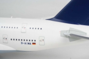 Revell 04270  Airbus A380-800 LUFTHANSA