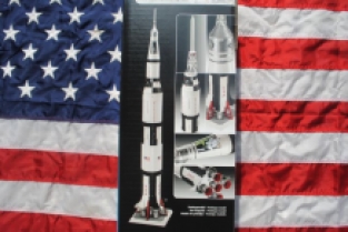 Revell 03704 Apollo 11 SATURN V ROCKET