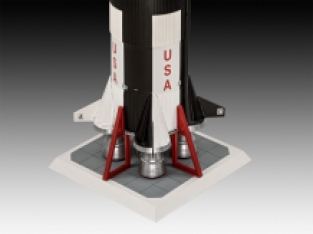 Revell 03704 Apollo 11 SATURN V ROCKET