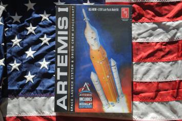 AMT AMT1423 Artemis I Space Launch System Orion Crew Spacecraft 