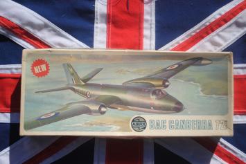 Airfix 05012-8 B.A.C. Canberra B(I).6. Britain's First Jet Bomber