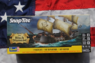 Revell 85-1971 The Black Diamond Pirate Ship