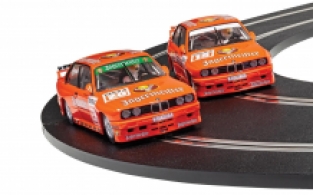 ScaleXtric C4110A BMW E30 M3 - TEAM JAGERMEISTER TWIN PACK