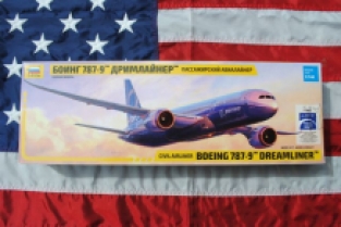 Zvezda 7021 BOEING 787-9 DREAMLINER Civil Airliner