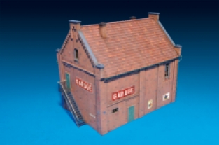 MiniArt 72031 BUILDING with GARAGE
