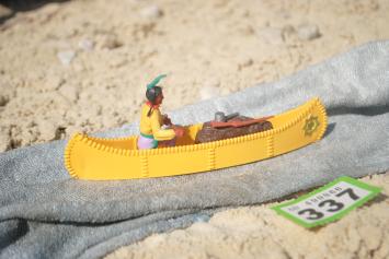 Timpo Toys G.337 Canoe Canoe with Indians + load - Yellow 