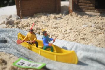 Timpo Toys G.336 Canoe with 2 Indians - Yellow 