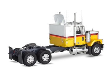 Revell 17471 Chevy Bison Semi Truck