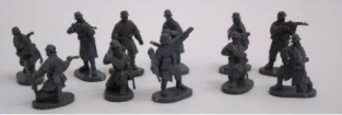 Caesar Miniatures HB04  WWII German Army with Camouflage Cape