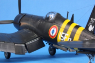 Italeri 048 Corsair F4U-7 Navy Fighter