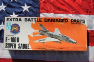 ICM 482 F-100 North American F-100 Super Sabre \'extra battle damaged\'