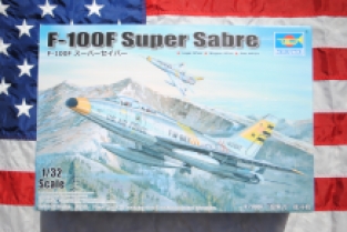 Trumpeter 02246 F-100F Super Sabre