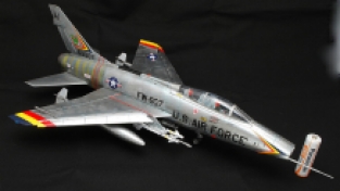 Trumpeter 02840 F-100F SUPER SABRE