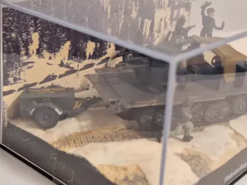 Atlas BN42 Flakvierling Sd.Kfz. 7/1 with Sd.Ab.51 TRAILER diorama 