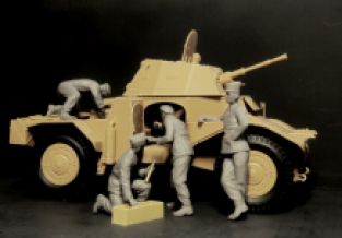 ICM 35615 French Armoured Vehicle Crew 1940