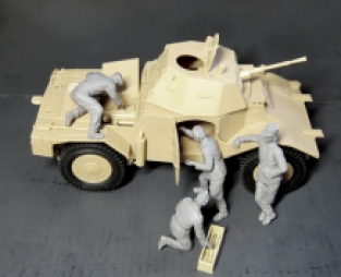 ICM 35615 French Armoured Vehicle Crew 1940