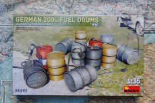 Mini Art 35597 GERMAN 200L FUEL DRUMS WW2