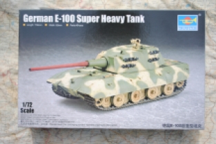 Trumpeter 07121 German E-100 Super Heavy Tank