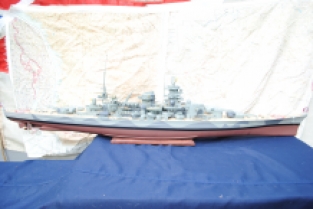 Trumpeter 03715 German Kriegsmarine Scharnhorst Battleship 'construit pour l'affichage'