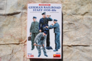 Mini Art 38012 German Railroad Staff 1930-40's 