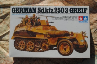 Tamiya 35113 German Sd.Kfz.250/3 