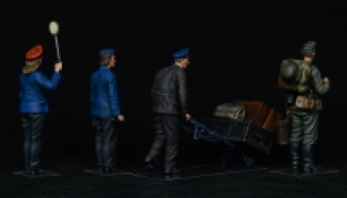 Mini Art 38010 GERMAN TRAIN STATION STAFF 1930-40's