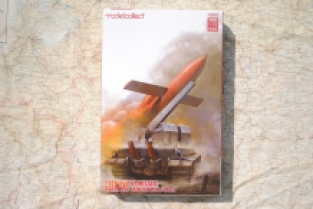 Modelcollect UA72073 German V1 Missile Launcher with E50 Body