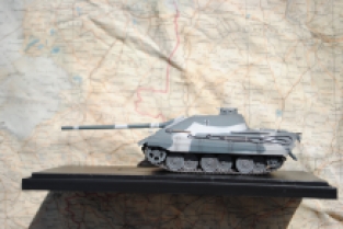 ModelCollect AS72133 German WWII E-50 Jagdpanzer with 105mm gun, 1946