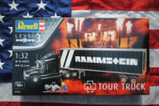Revell 07658 Gift Set Tour Truck 