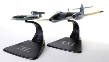 Oxford Aviation AC031 Gloster Meteor plus Doodle Bug 