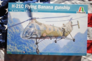 Italeri 2774 H-21C Flying Banana Gunship