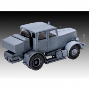 Revell 03310 Hanomag SS-100 Gigant with Transporter & V2