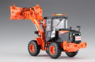 Hasegawa 66102 Hitachi Wheel Loader ZW100-6 Multiplow (Snowplow)