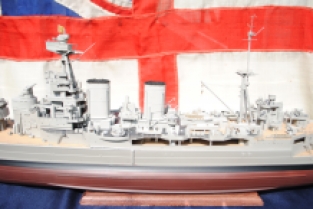 Trumpeter 03710 HMS HOOD 'built for display'