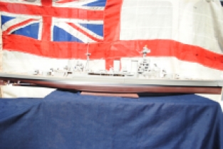 Trumpeter 03710 HMS HOOD 'built for display'